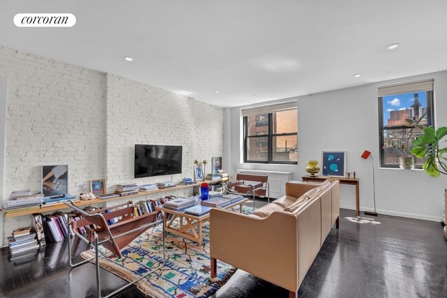 Building Photo - 410 W 23rd St