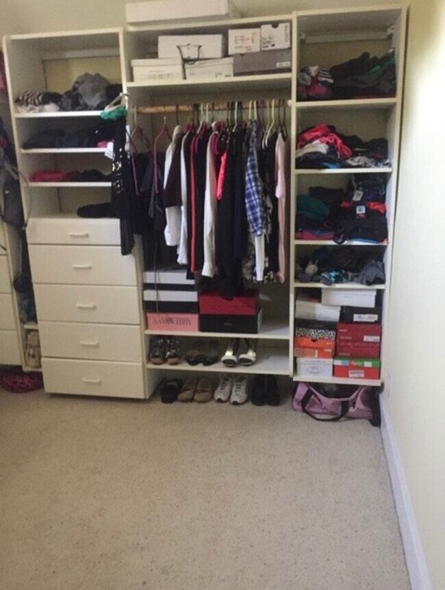 Walk-in Closet - 612 44th St