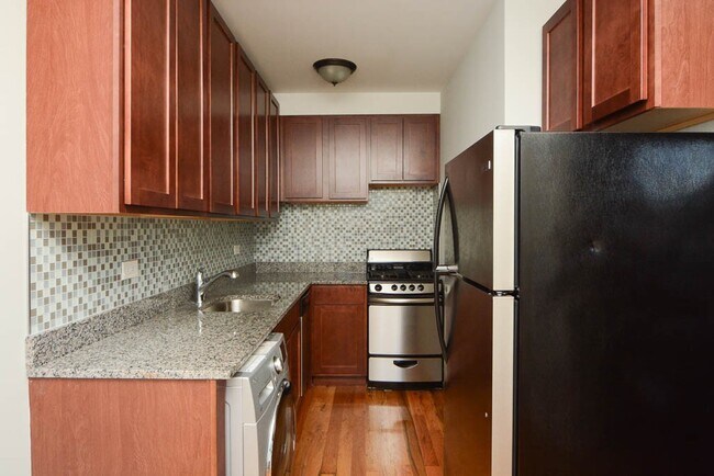 Foto del edificio - 562 W Arlington Pl