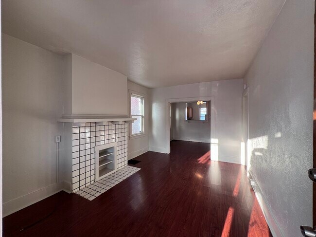 Foto del edificio - 827 Norwich Ave