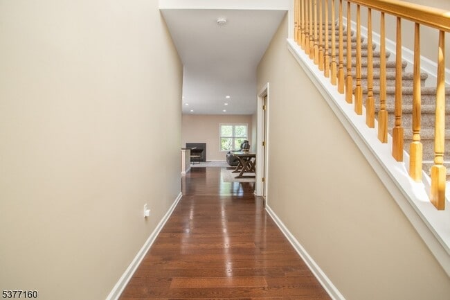 Building Photo - 24 DeCroce Ct