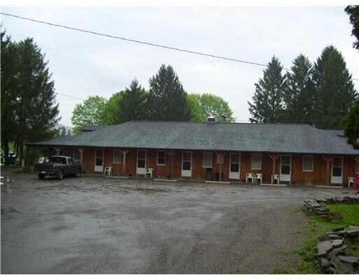 Primary Photo - 420-435 E Pike Rd