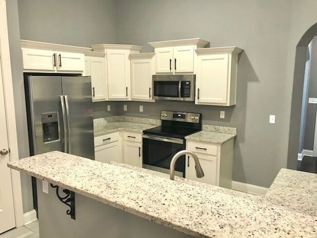 Foto del edificio - 4 Bedroom 3 Bath Home In Southeast Memphis...