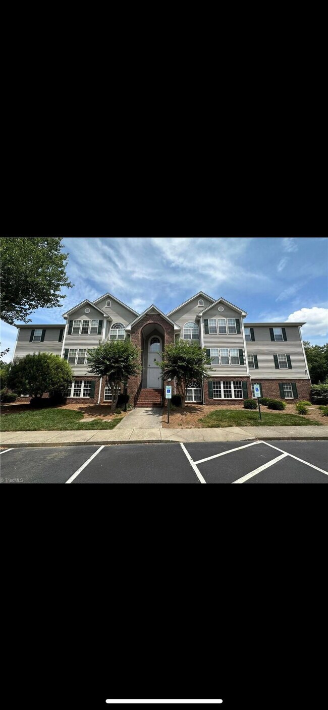 Foto del edificio - 522 Scholastic Ct