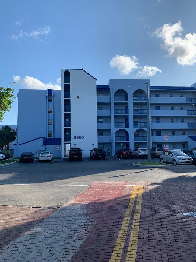 Foto del edificio - 9460 Fontainebleau Blvd