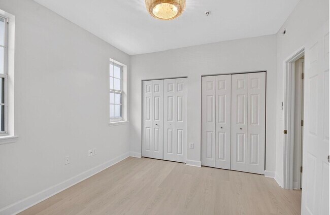 Building Photo - 695 Hibiscus St