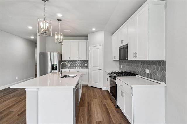 Foto del edificio - 509 Midnight Oak Dr