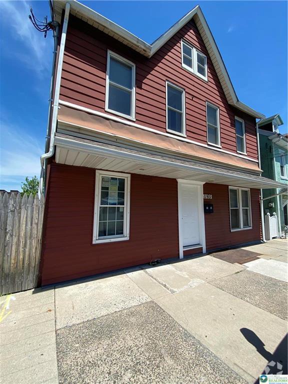 Building Photo - 1165 E 3rd St