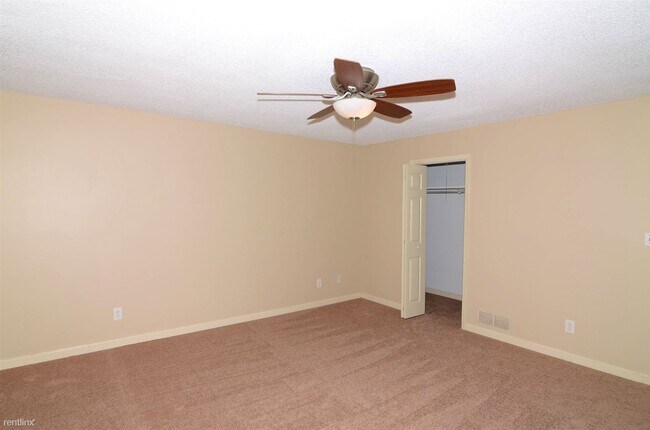 Foto del edificio - 5 br, 3.5 bath House - 5824 WINDERMERE CT