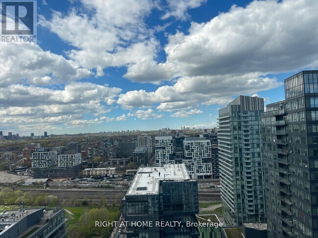 Photo du bâtiment - 19 Bathurst St