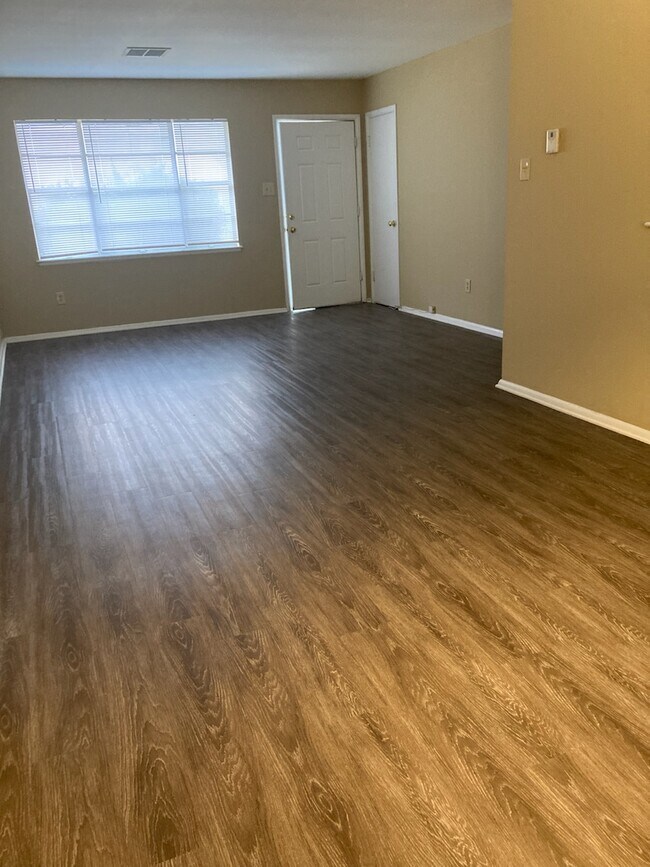 Foto del edificio - 2215 Kevin Ct