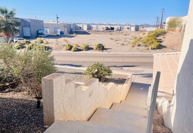 Foto del edificio - PRICE ADJUSTMENT!  Unfurnished Long Term P...