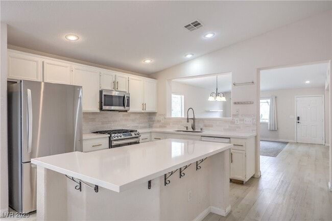 Building Photo - 8136 Shady Glen Ave
