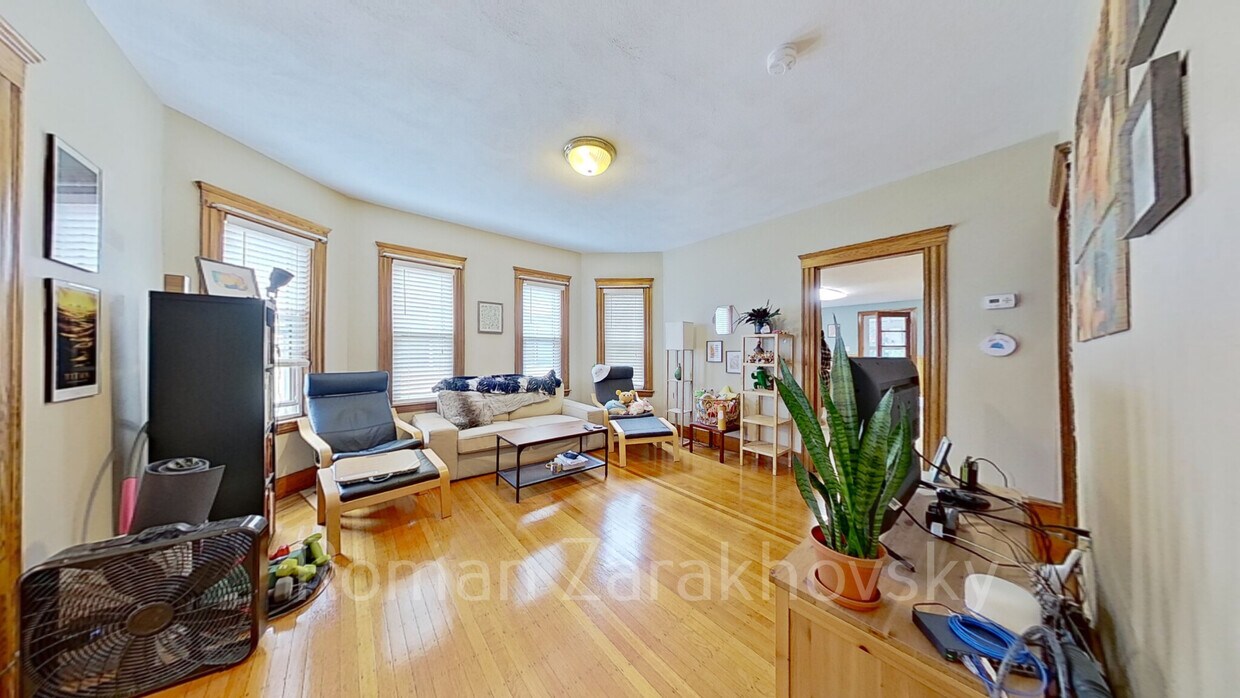 Primary Photo - 17 Woodbridge St