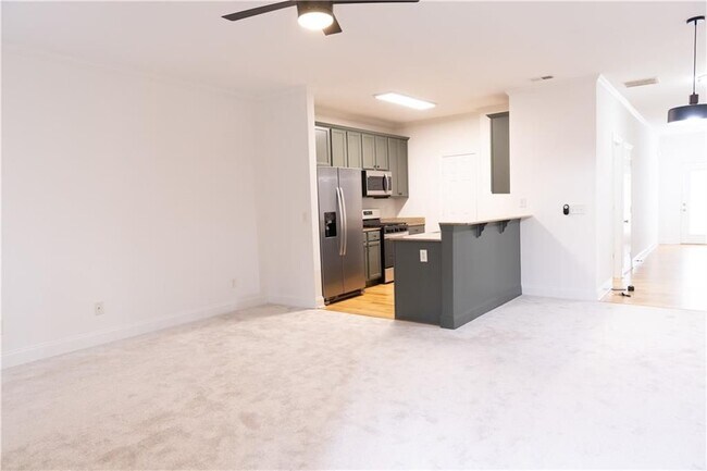 Building Photo - 90 Grove Park Ln