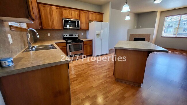 Foto del edificio - Charming 4B/3BA Craftsman in Gresham!