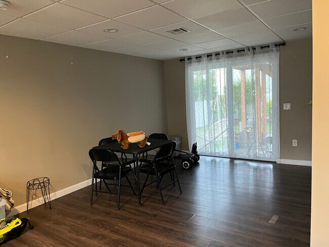 Foto del edificio - 16 Ferncliff Ave