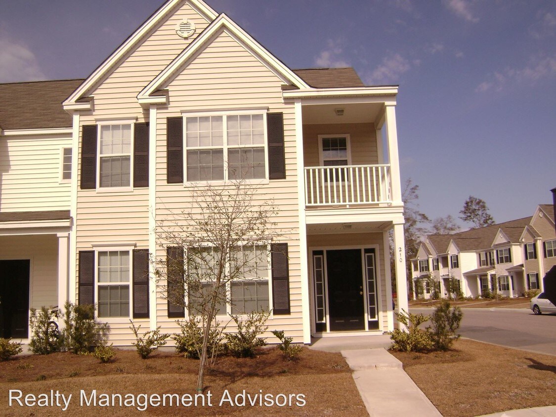 Primary Photo - 3 br, 2.5 bath House - 210 Dillard Mill Dr
