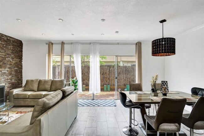 Foto del edificio - 8226 NW 8th Pl