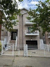Building Photo - 23 Chester Ave