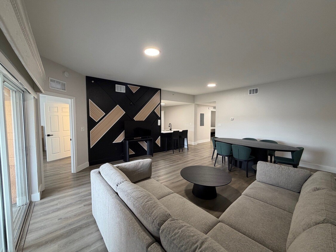 Photo - 8815 Worldquest Blvd (Orlando, FL)