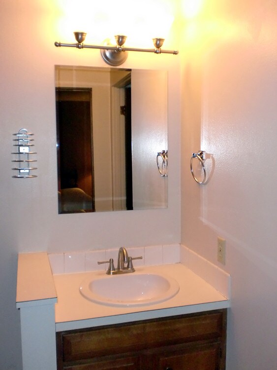 Foto principal - 1031 W Broadway St