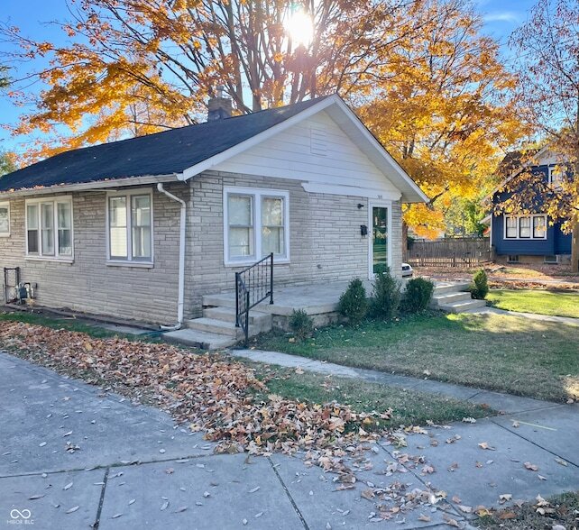 Foto del edificio - 5841 Julian Ave