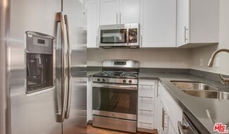 Building Photo - 5736 Las Virgenes Rd