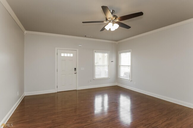 Building Photo - 207 Harris Ct