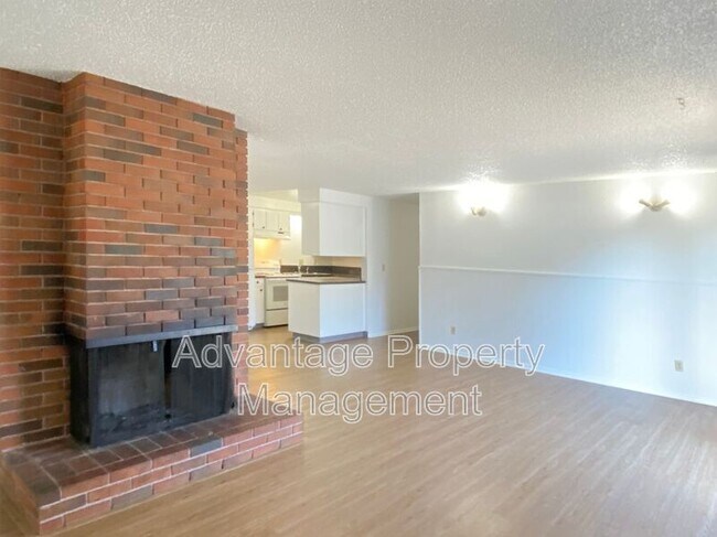 Foto del edificio - 585 NW Walnut Blvd