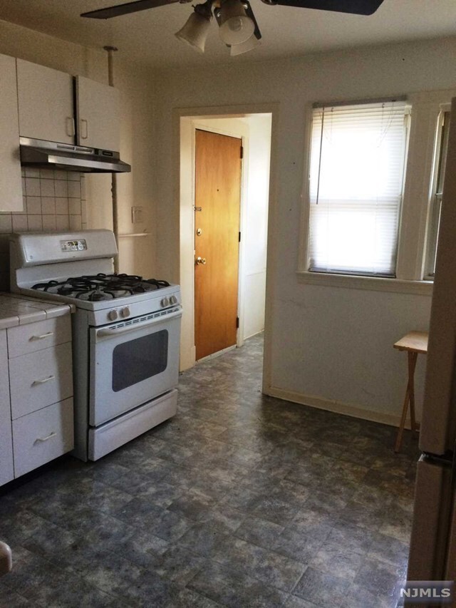 130132 4th St Unit 3, Ridgefield Park, NJ 07660 Room for Rent in