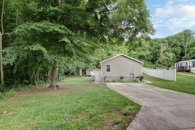 Building Photo - 9431 Jenkins Ln