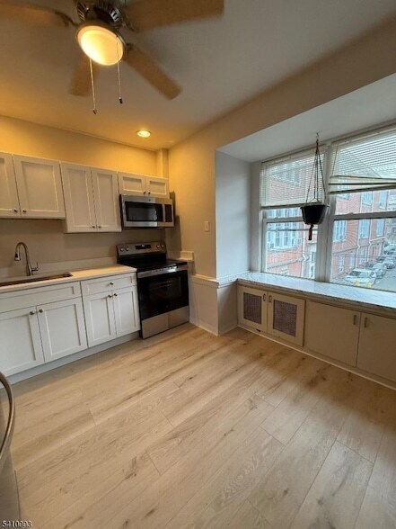 Foto del edificio - 332 Belleville Ave