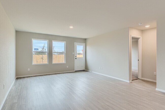 Foto del edificio - Beautifully Designed4-Bedroom Home with Open-Concept Living in a Prime Location