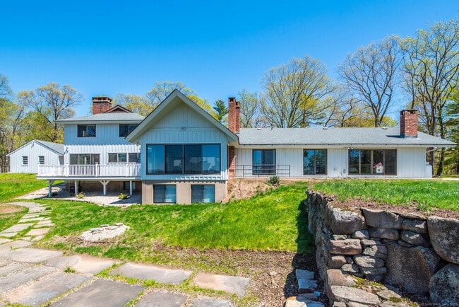 Building Photo - 43 Prattling Pond Rd