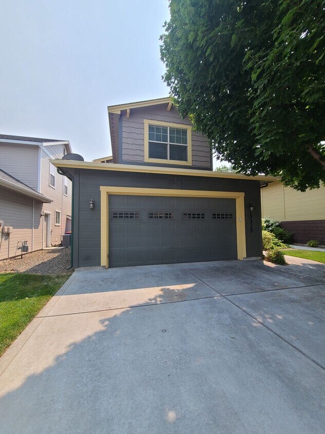 Foto principal - Clean and ready to go 3 bedroom home