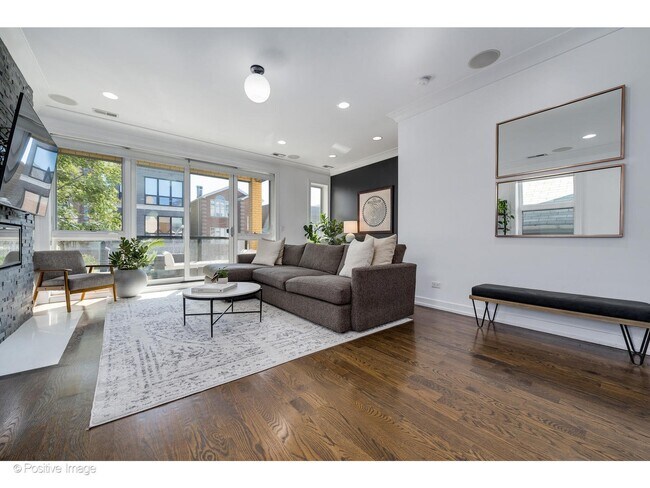 Foto del edificio - 1424 W Walton St