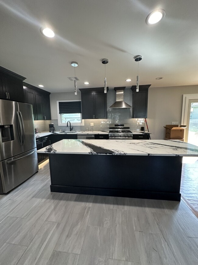 Breakfast Bar - 68 Doherty Dr