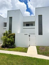 Building Photo - 5130 Elmhurst Rd
