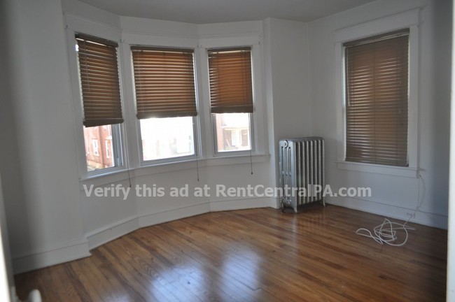Building Photo - 2312 Hoffer Ave Apt 2
