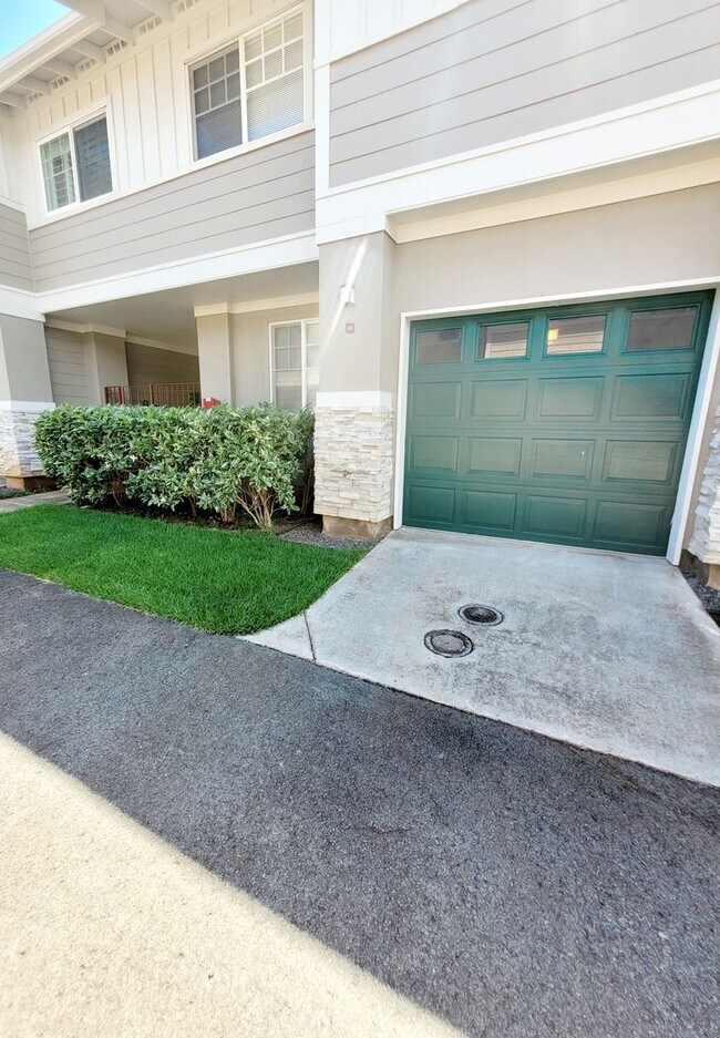 Foto del edificio - AVAILABLE | Hawaii Kai: 3 Bedroom,2.5 Bathroom Townhome w/AC & Attached Garage |  | Features: In ...