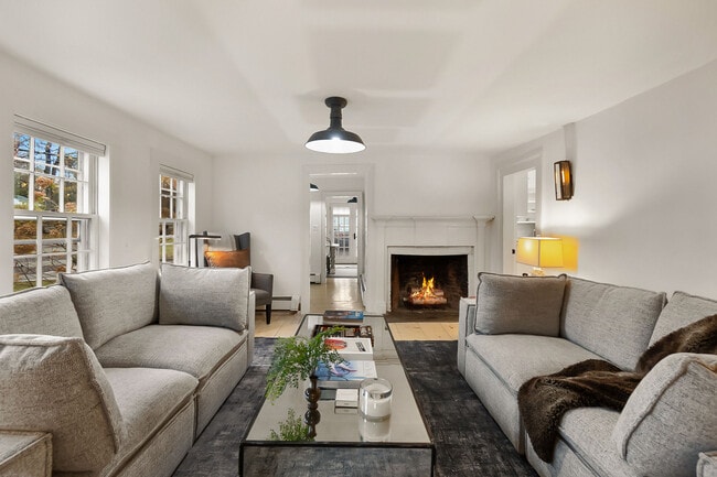 Photo - 45 Burying Hill Rd House