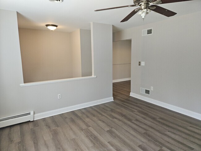 Foto del edificio - 4738 Grand Valley Rd