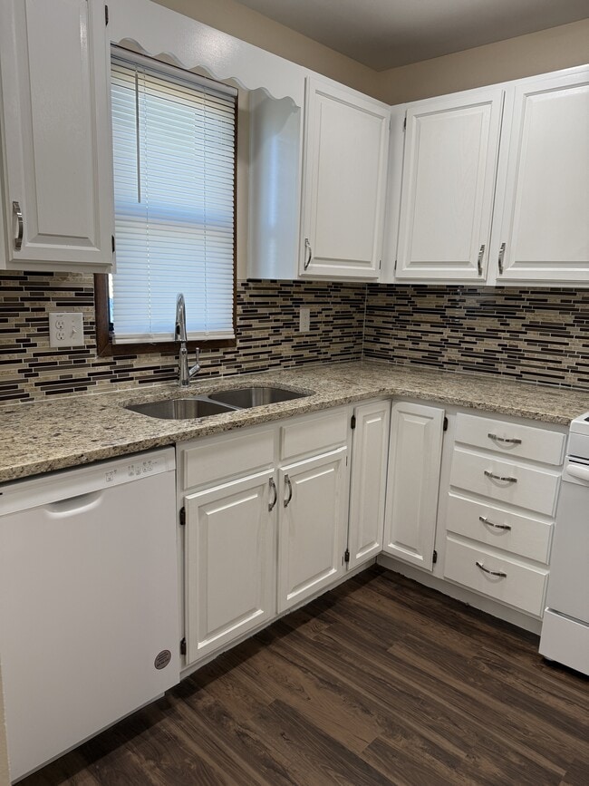 Foto del edificio - 2600 Adams St