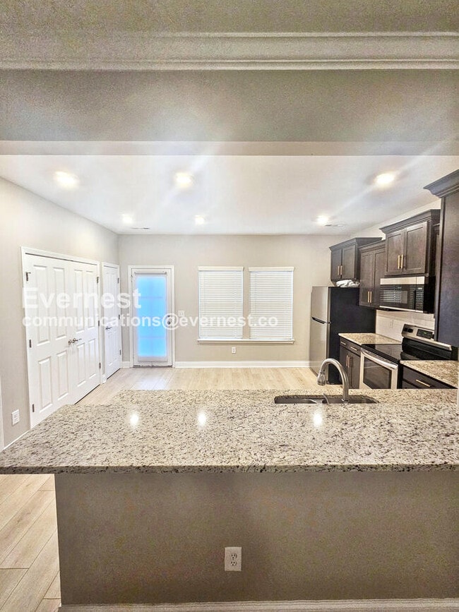 Foto del edificio - 809 Goswell Dr