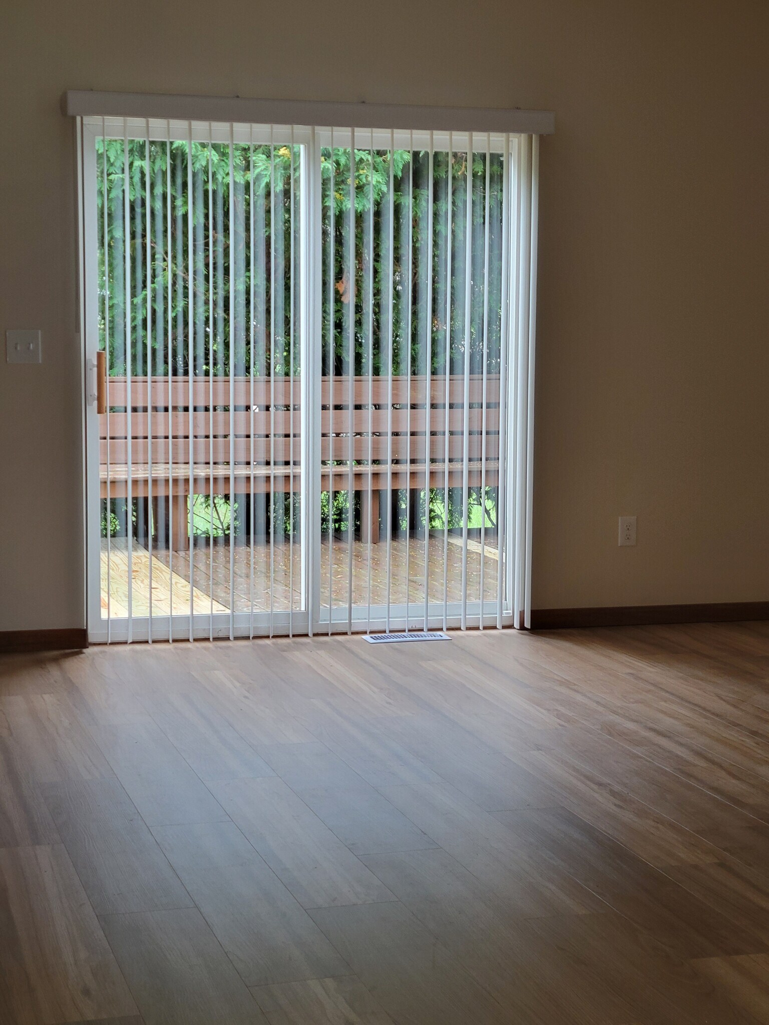 6585 Grosse Dr Brook Park, OH 44142 – photo 5
