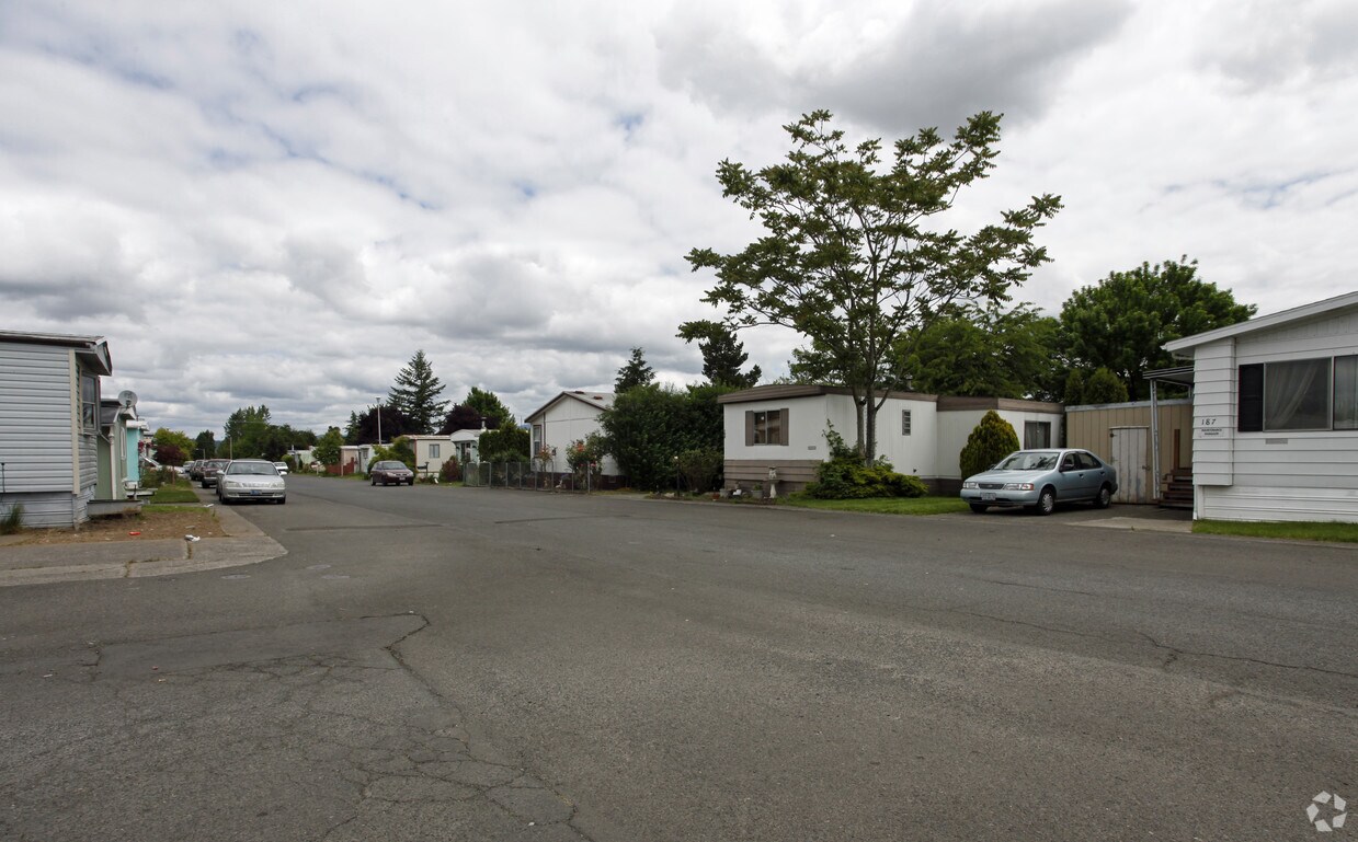 The Wood Village Green Apartments in Troutdale, OR