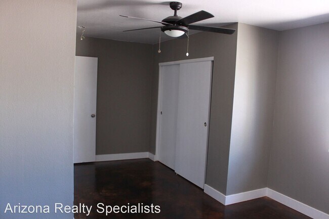 Foto del edificio - 6 br, 6 bath House - 1228 S Mckemy ST