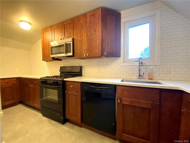 Foto del edificio - 31 Fairview Ave