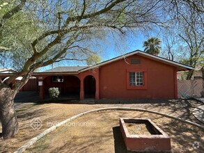 Building Photo - 4832 W Catalina Dr